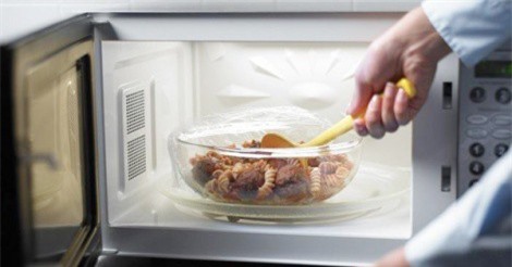 Mẹo hâm thức ăn nóng hổi như mới nấu