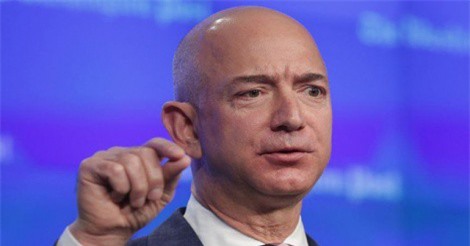 Ông chủ Amazon tiêu 88.000 USD chỉ như người bình thường tiêu 1 USD