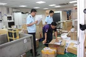 Tháo gỡ chính sách quản lý chuyên ngành Hải quan đối với hành lý và hàng hóa nhập cảnh