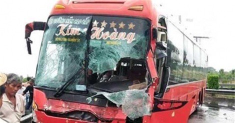 4 ôtô tông liên hoàn trên cao tốc TP.HCM - Trung Lương khiến 5 người thương vong