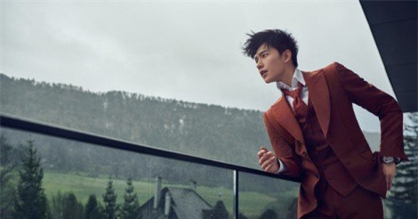 "Nam thần" Dương Dương khoe soái khí ngời ngời trong chùm ảnh mới