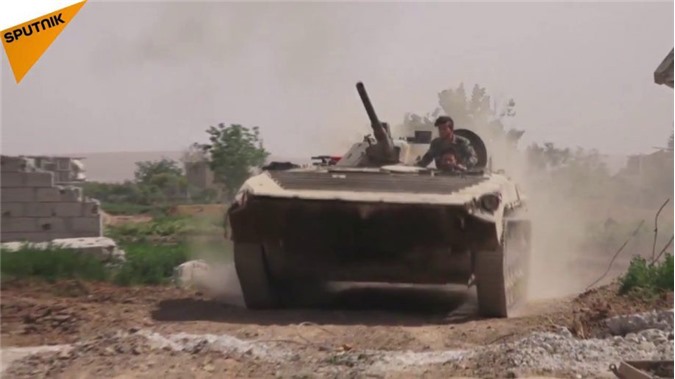 Quân đội Syria chia pháo đài IS ở Nam Damascus thành 2 phần