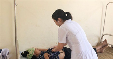 Điều tra vụ hàng trăm người bị ngộ độc ở Sơn La