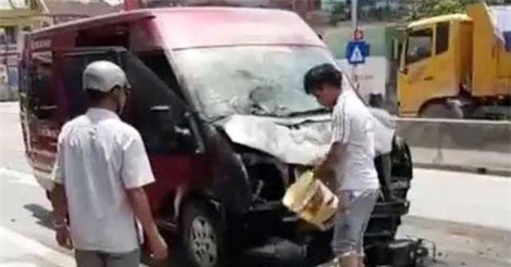 Ôtô khách tông xe máy, hai vợ chồng tử vong