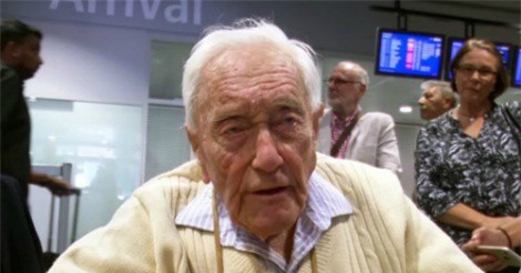 Tiến sĩ 104 tuổi chuẩn bị uống thuốc độc để ra đi êm ái