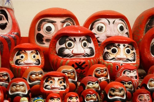 Quá khứ đen tối của búp bê Daruma ở Nhật Bản