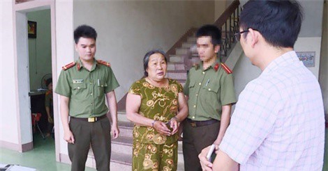 Triệt phá đường dây làm bằng giả, thu gần 300 con dấu giả