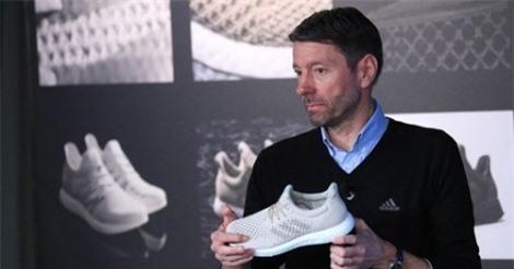 Adidas: Gia công giày đang chuyển từ Trung Quốc sang Việt Nam