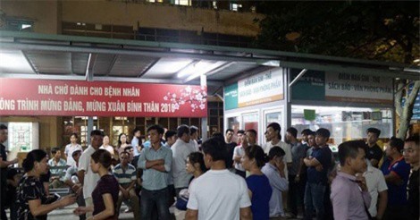 Bệnh nhân tử vong sau khi mổ tay, hơn 250 người bị ngộ độc sau khi ăn cưới