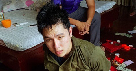 Chiến sỹ công an kể giây phút quật ngã tên cướp dùng dao khống chế nhiều người