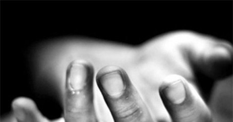 Hai chị em uống thuốc độc tự vẫn vì bị nghi trộm điện thoại