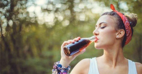 Khó có con nếu uống nhiều nước ngọt