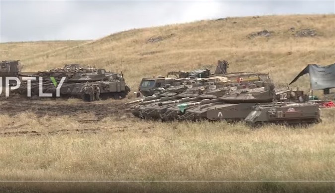 Xe tăng Israel dàn trận trấn giữ biên giới trước nguy cơ chiến tranh với Iran 