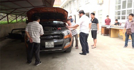 Cận cảnh khám xét, thu giữ 329 bánh heroin cất giấu tinh vi trong xe bán tải