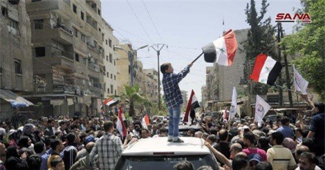 Chùm ảnh: Quân đội Syria giương cờ tại 3 thị trấn chiến lược ở Nam Damascus