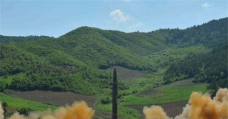 ĐIỂM TIN THẾ GIỚI: Lộ diện danh tính 5 thủ lĩnh cấp cao IS bị bắt sống tại Syria, Triều Tiên đã hoàn thiện chương trình vũ khí hạt nhân