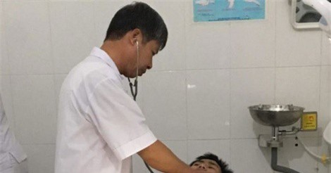 Nam sinh lớp 10 cầm dao đâm bạn trọng thương