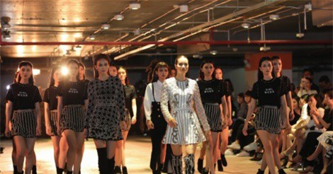 Phạm Hương cùng dàn mẫu catwalk trong hầm để xe