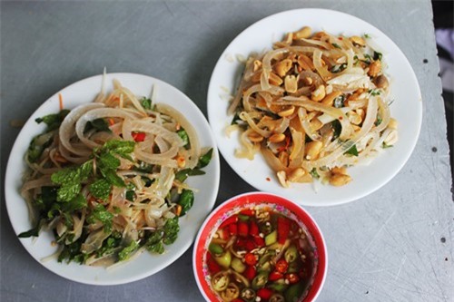 Quán mít trộn 'bà già' 30 năm chưa khi nào vắng khách ở Đà Nẵng