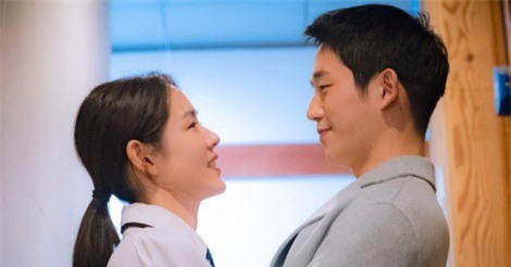 "Chị đẹp mua cơm ngon cho tôi" lại hot trở lại