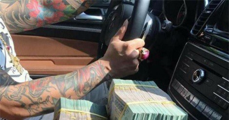 Ngang nhiên rao bán tiền giả trên mạng: “1 đổi 10”