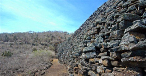 Chuyện hãi hùng về “bức tường nước mắt” kỳ lạ nhất thế giới