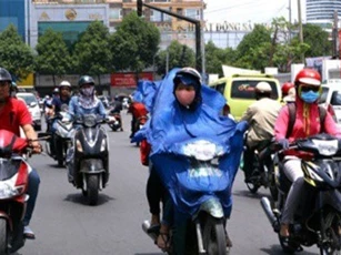 DỰ BÁO THỜI TIẾT (16/5): Bắc Bộ và Trung Bộ tiếp tục nắng nóng, Tây Nguyên và Nam Bộ vẫn còn mưa rải rác