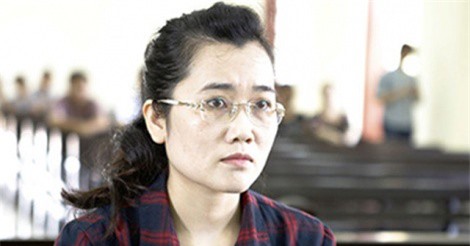 Hoãn xét xử "hot girl" ngân hàng chiếm đoạt 50 tỷ của khách VIP