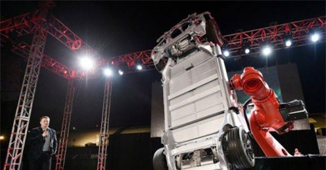 Tesla đã 'mua dây buộc mình' như thế nào khi tự động hóa hết cỡ các nhà máy sản xuất?