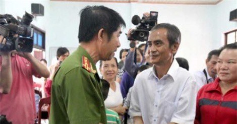 Cán bộ phải hoàn trả tiền bồi thường tối đa 50 tháng lương