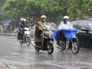 DỰ BÁO THỜI TIẾT TỐI 18/5: Cảnh báo mưa dông tại Hà Nội