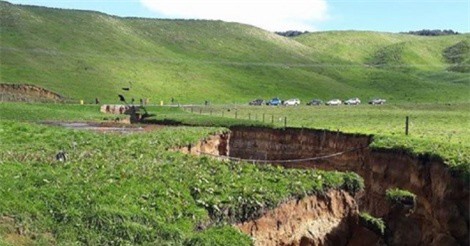 Núi lửa 60.000 năm tuổi bất ngờ "lộ thiên" ở New Zealand