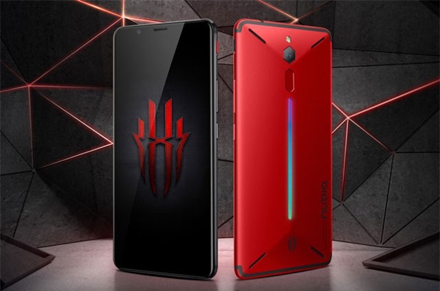 Smartphone chơi game thiết kế “độc”, cấu hình “khủng” lên kệ tại Việt Nam