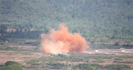 Bình Định: Nổ đầu đạn pháo tại trạm xử lý bom mìn, 5 quân nhân thương vong