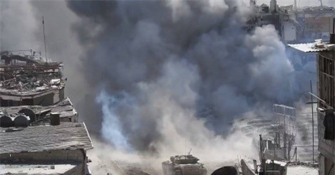 Clip: Xe tăng Syria nghiền nát IS trên chiến trường Nam Damascus