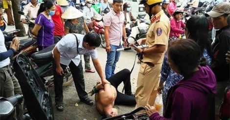 TP.HCM: Người dân cùng CSGT truy bắt kẻ trộm xe máy