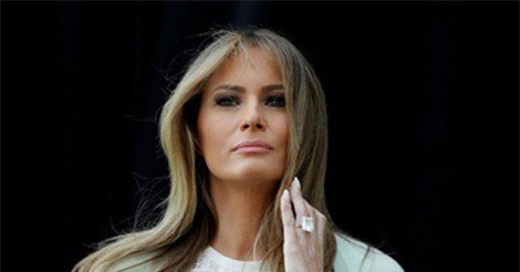 Tổng thống Trump gây "bão" mạng vì viết nhầm tên vợ