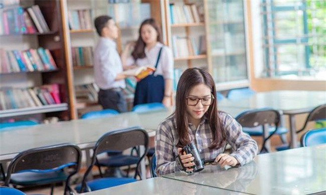 Thùy Chi bất ngờ trở lại với ca khúc tuổi học trò