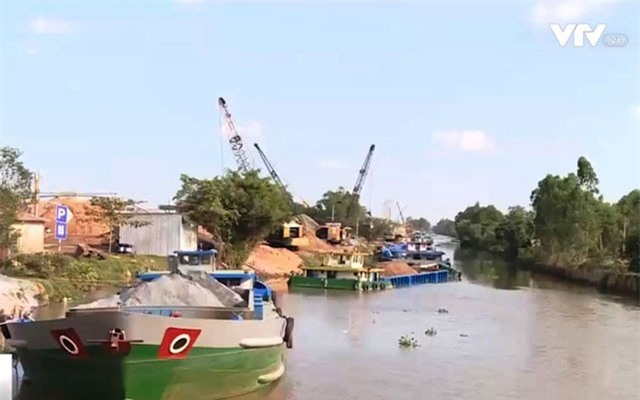 5 bến vật liệu không phép ở Tiền Giang: Trách nhiệm ở đâu?