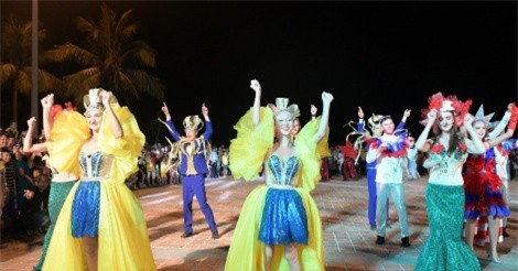 Clip: Carnaval đường phố DIFF 2018 - trải nghiệm đêm Đà Nẵng cuồng say