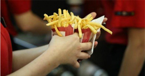 Đồ ăn nhanh dễ làm phụ nữ vô sinh