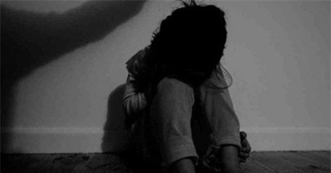 Tạm giữ cán bộ tư pháp hiếp dâm bé gái hàng xóm ở Lâm Đồng