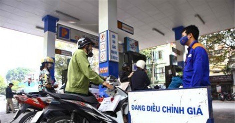 Xăng dầu đồng loạt tăng giá từ 500 - 678 đồng/ lít