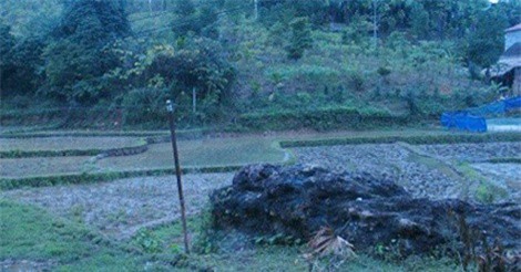 Mỏm đá "ma" và những lời đồn rợn người ở Yên Bái