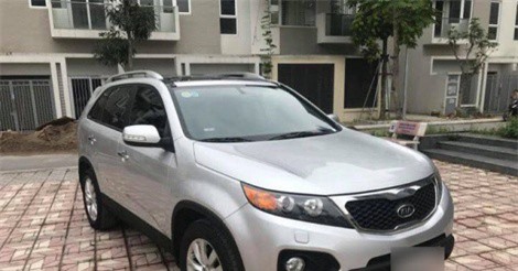 Tiếc phí qua mạng, chủ xe cũ ồ ạt rao bán xe trên hè đường, chung cư