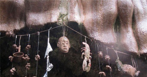 Bí ẩn giếng nước 'quỷ ám' khiến mọi vật rơi vào đều hóa đá