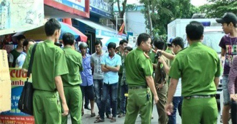 Bị đánh thức khi đang ngủ, cháu chém chết bà nội