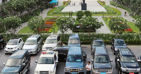 Bộ Tài chính: Không còn xe công đi lễ chùa, làm việc riêng