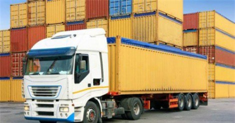 Doanh nghiệp vận tải tăng giá theo xăng, dầu