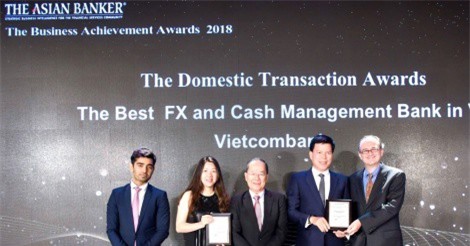Vietcombank đạt 2 giải thưởng về quản lý ngoại hối và tiền mặt tốt nhất